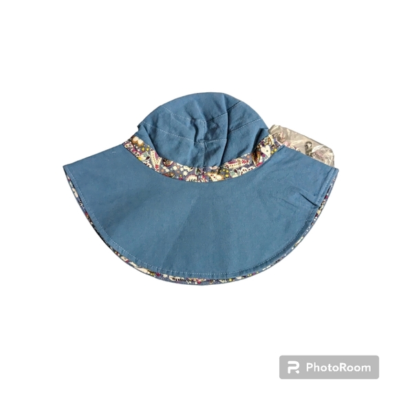 Wide Brim Hat. Reversible. Blue/Multi color. NWT. - Picture 3 of 12
